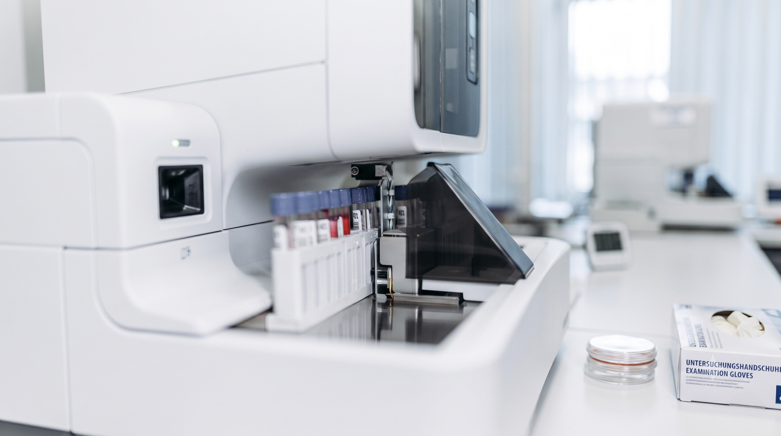 Laborarbeitsplatz für die stereoselektive D-/L-Amphetamin-Analyse